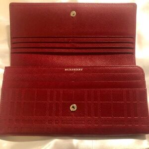 EUC Burberry Bifold Long Wallet Wine/Red